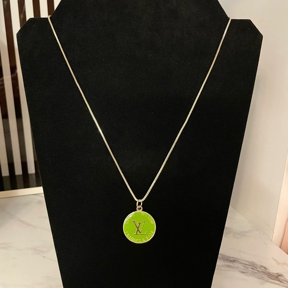 Louis Vuitton Peridot Green Pull Pendant Charm - Picture 4 of 5